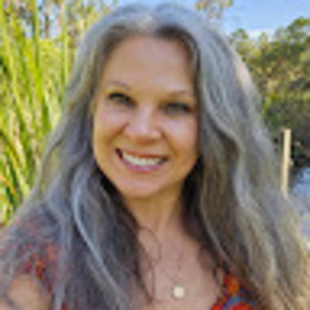 Meet your Posher, Kendra
